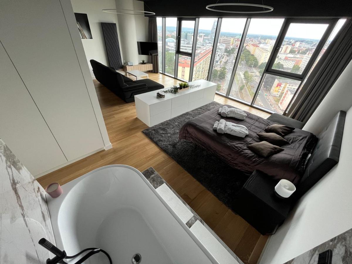 Hanza Tower - Luxurious Apartment 60M2 - 15Th Floor City View シュチェチン エクステリア 写真