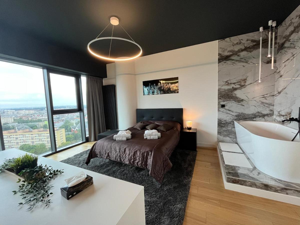 Hanza Tower - Luxurious Apartment 60M2 - 15Th Floor City View シュチェチン エクステリア 写真