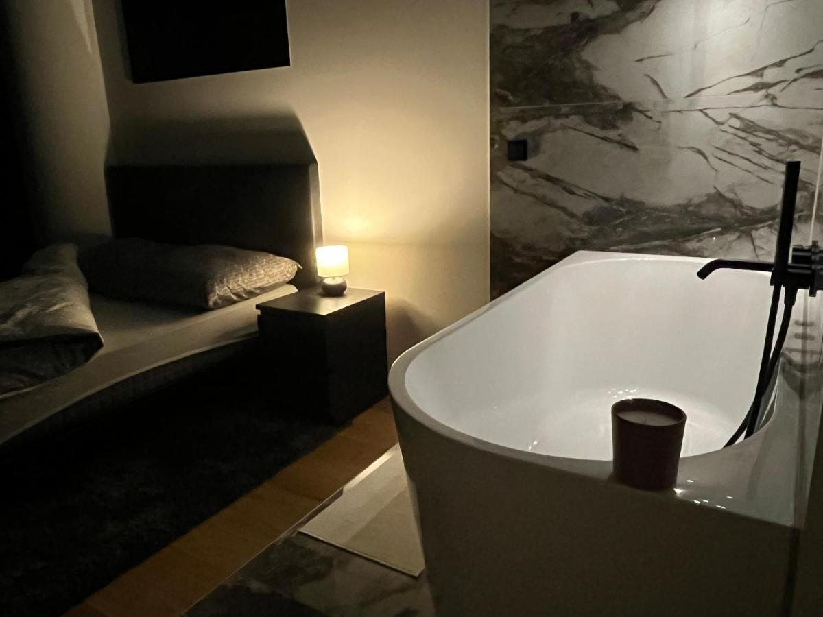 Hanza Tower - Luxurious Apartment 60M2 - 15Th Floor City View シュチェチン エクステリア 写真