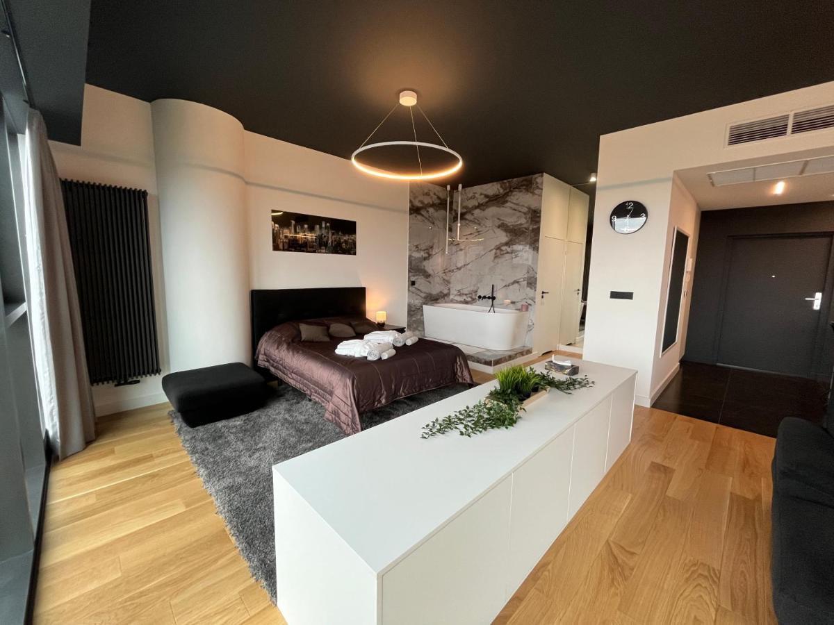 Hanza Tower - Luxurious Apartment 60M2 - 15Th Floor City View シュチェチン エクステリア 写真