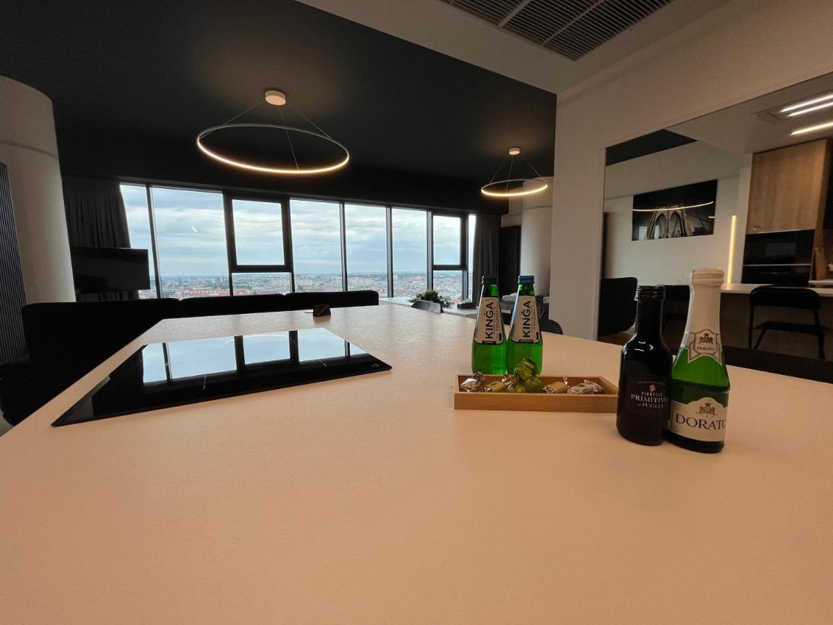 Hanza Tower - Luxurious Apartment 60M2 - 15Th Floor City View シュチェチン エクステリア 写真