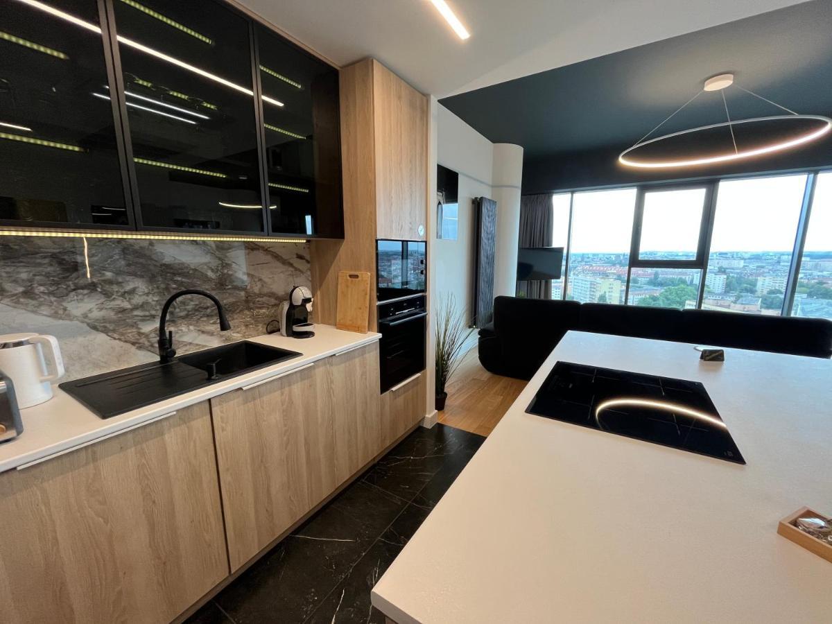 Hanza Tower - Luxurious Apartment 60M2 - 15Th Floor City View シュチェチン エクステリア 写真