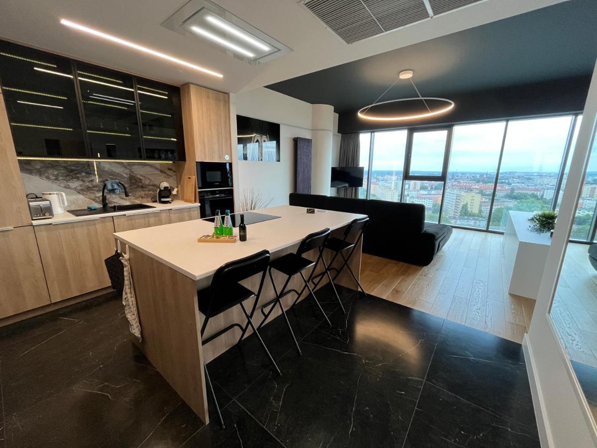 Hanza Tower - Luxurious Apartment 60M2 - 15Th Floor City View シュチェチン エクステリア 写真